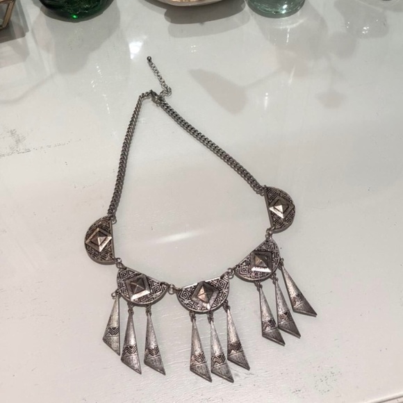 Silver metal hardware statement necklace - Picture 2 of 4